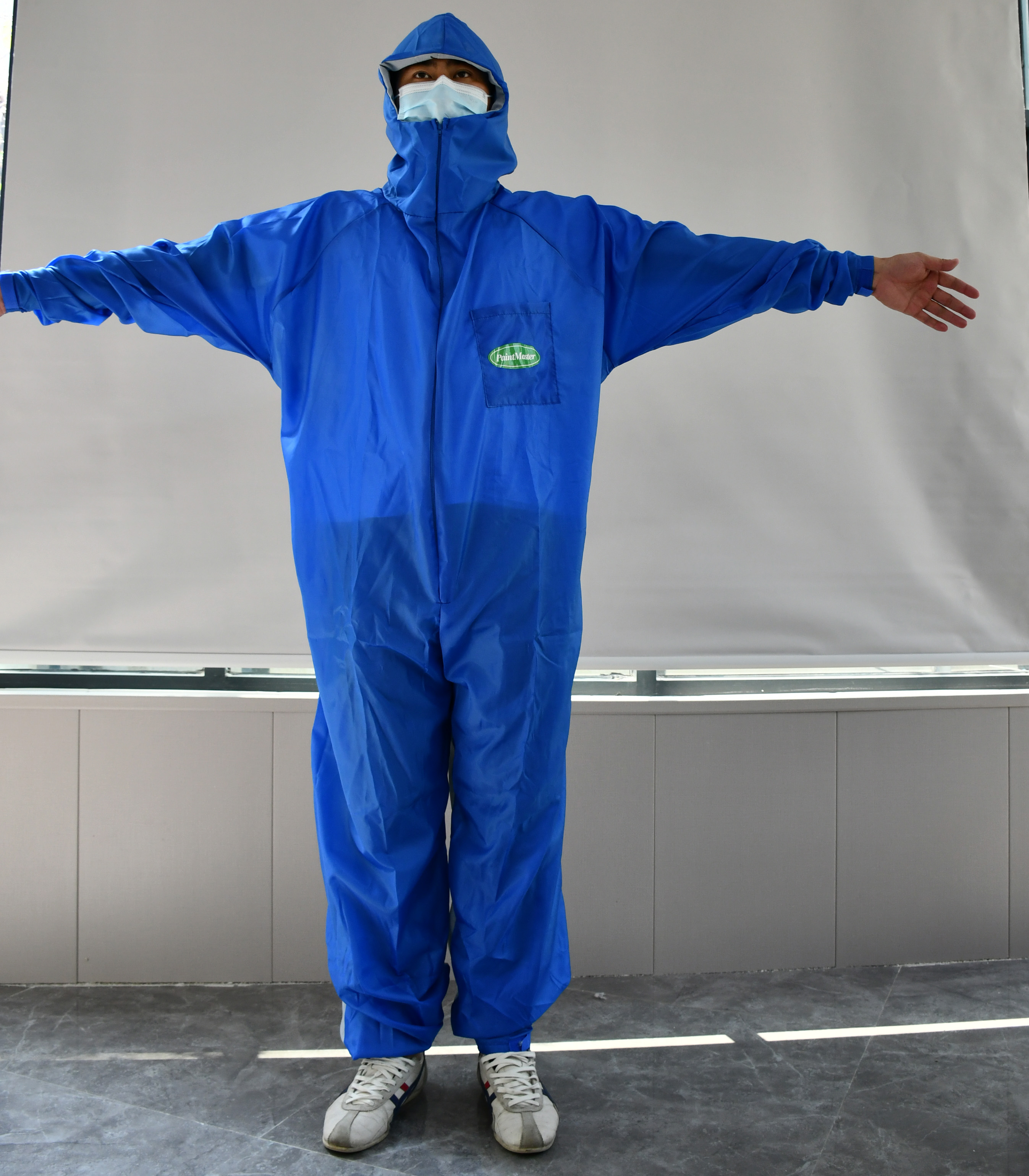 Disposable cleanroom garments case8